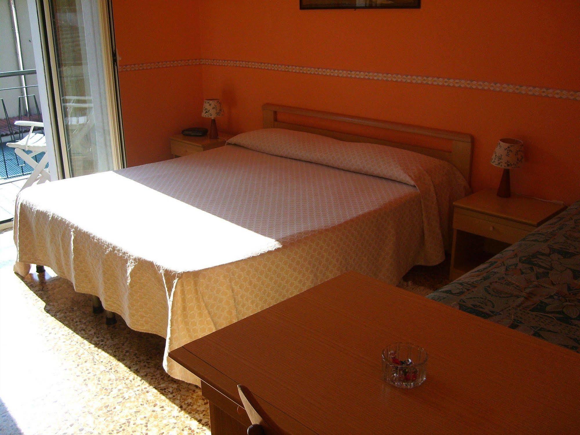 Hotel Elvezia Lake Maggiore Eksteriør bilde